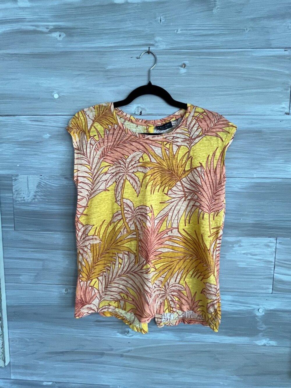 Tahari 100% Linen Tropical Botanical Floral Pinks & Yellows Cap Sleeve Shirt